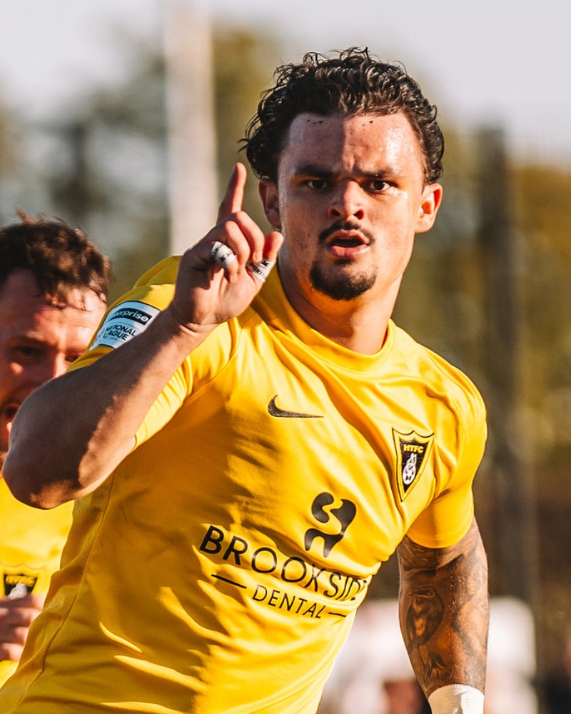Dempsey Arlott-John, Forward